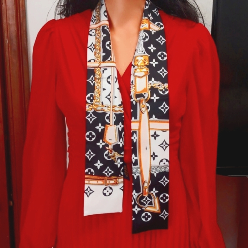 LOUIS VUITTON Scarf For Winter, Made In Paris - Picture 5 of 11